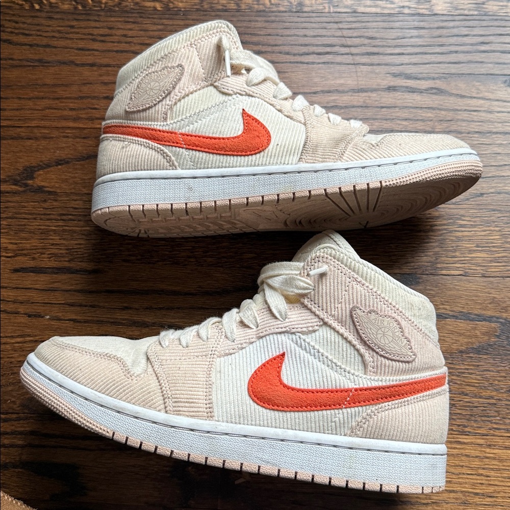 Air Jordan 1 Mid SE “Corduroy” – Women’s 9 - Picture 2 of 7